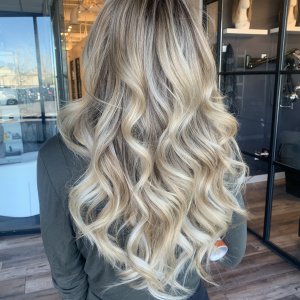 shadow-root-blonde-with-18-in-fusion-extensions-glo-denver